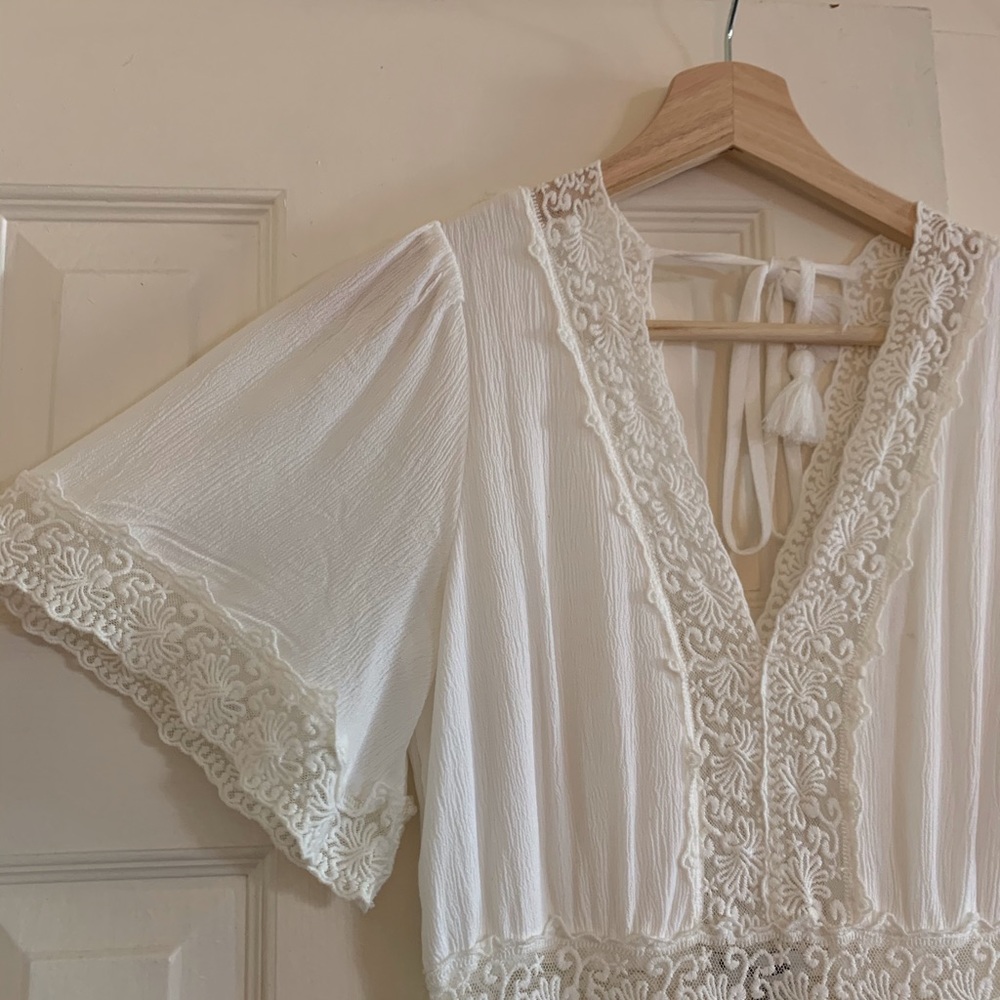 Beautiful flowy white maxi dress